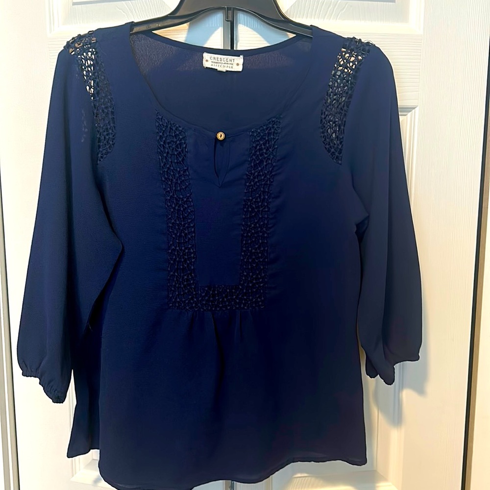 Small Crescent stitch fix blouse